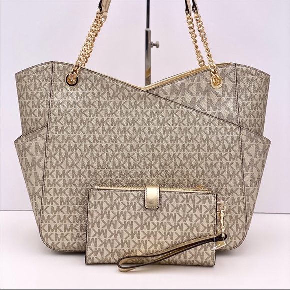 Michael Kors Large Chain Shoulder Bag and Wallet Set - Picture 4 of 11